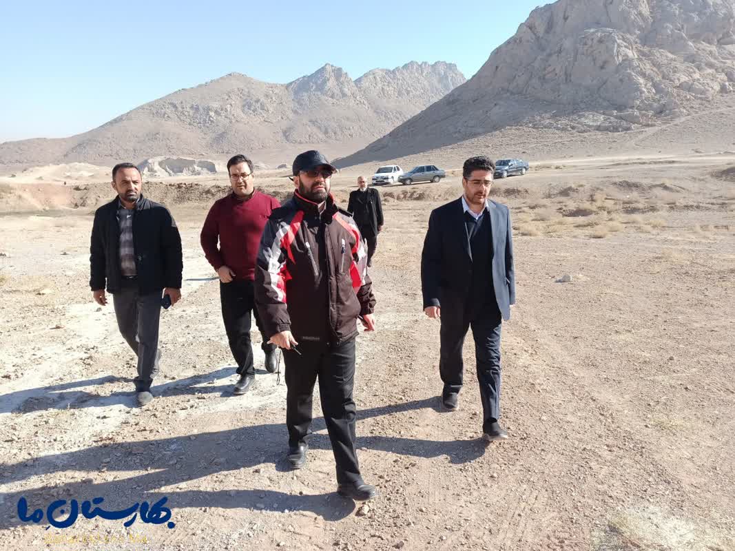 آغاز-عملیات-خاکبرداری-جهت-احداث-مخزن-۲۰۰۰-متر-مکعبی-پساب-بهارستان